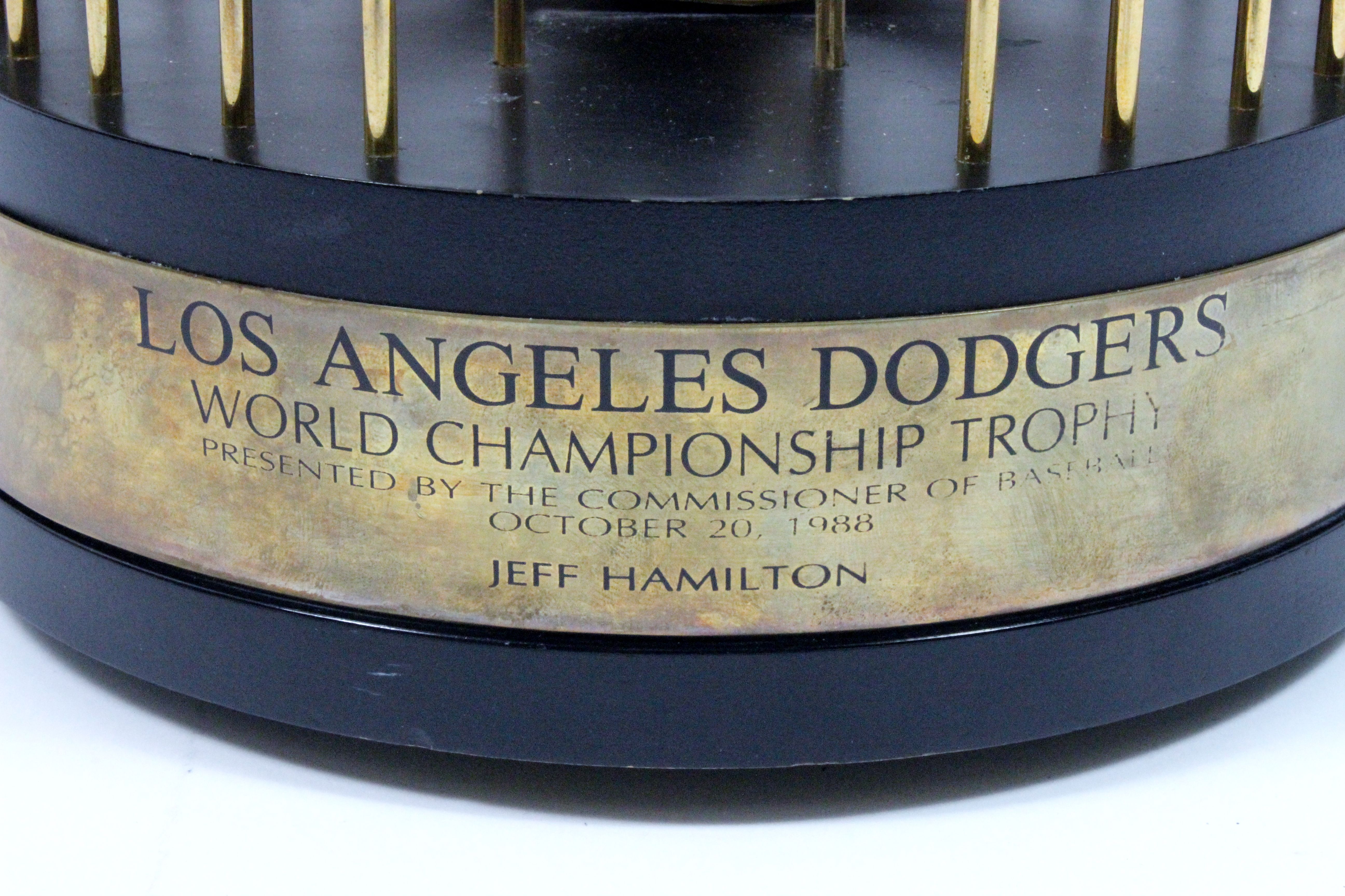 Jeff Hamilton's 1988 World Series trophy is up for auction