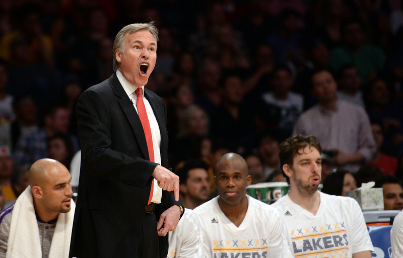 Lakers coach Mike D'Antoni yells an official during their game against the Heat at the Staples Center December 25, 2013. The Heat beat the Lakers 101-95. (Photo by Hans Gutknecht/Los Angeles Daily News)