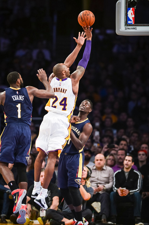 "Lakers Kobe Bryant shoots for two points during first half action at Staples Center Sunday, December 7, 2014.   ( Photo by David Crane/Los Angeles Daily News ) "