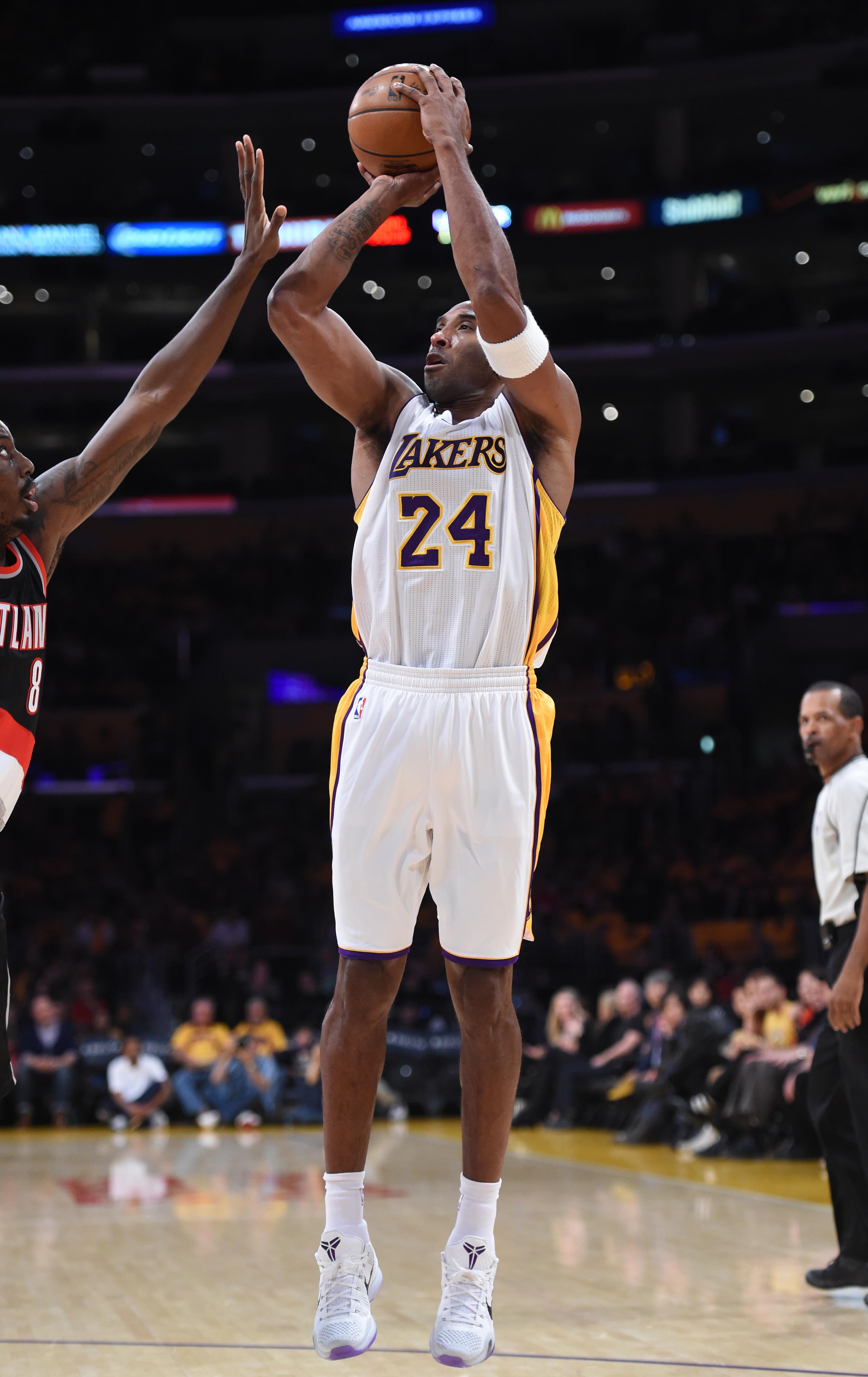 Los Angeles Lakers Kobe Bryant  is leading in All-Star votes.  (Photo by Stephen Carr / Daily Breeze)