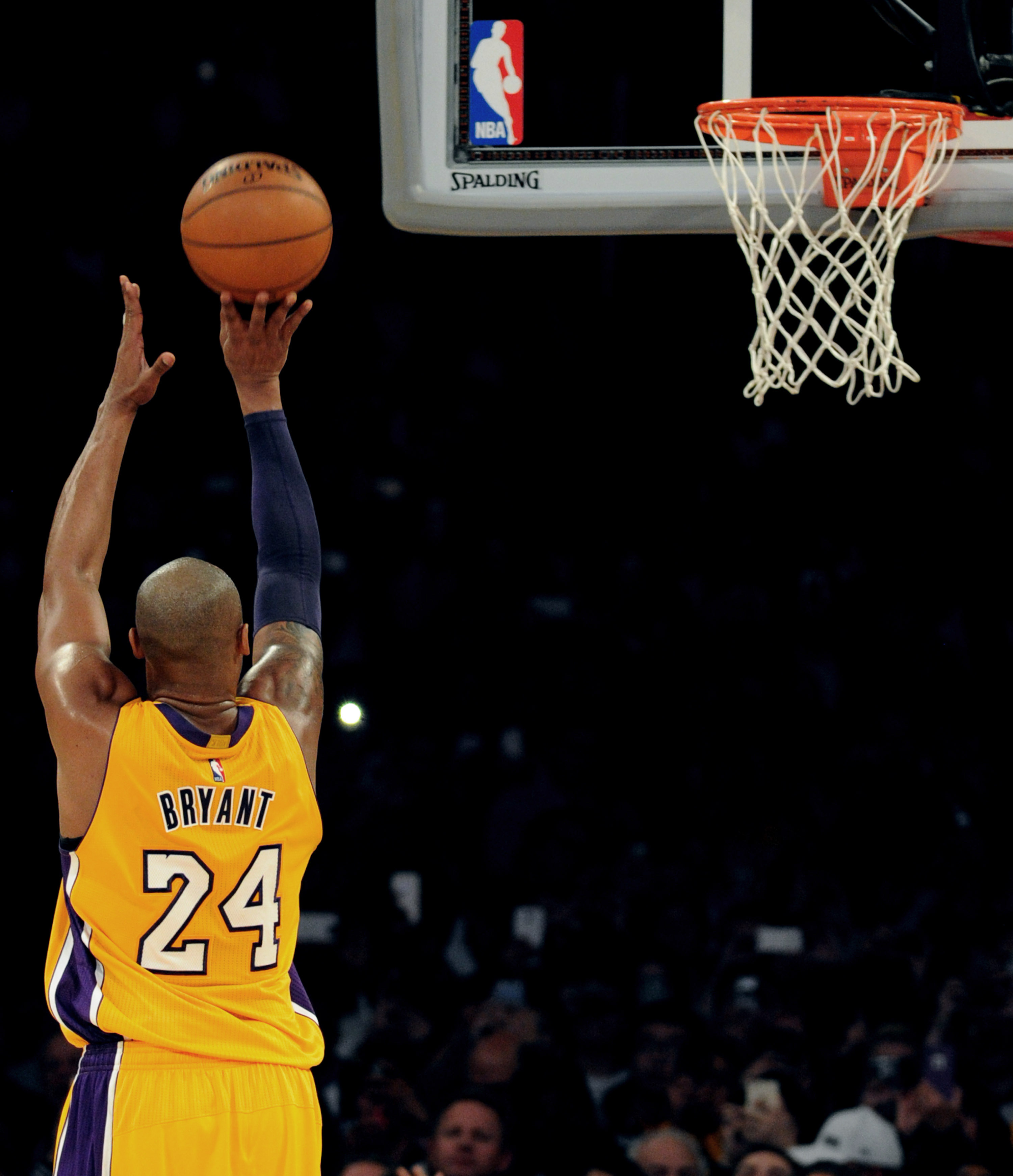 Los Angeles Lakers forward Kobe Bryant shoots a free-throw against the Minnesota Timberwolves in the second half of a NBA basketball game at Staples Center on Tuesday, Feb. 2, 2015 in Los Angeles.  Los Angeles Lakers won 119-115. (Photo by Keith Birmingham/ Pasadena Star-News)