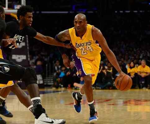 Kobe Bryant's status is not clear for Thursday's game vs. Cleveland  (Photo by Keith Birmingham/ Pasadena Star-News) 