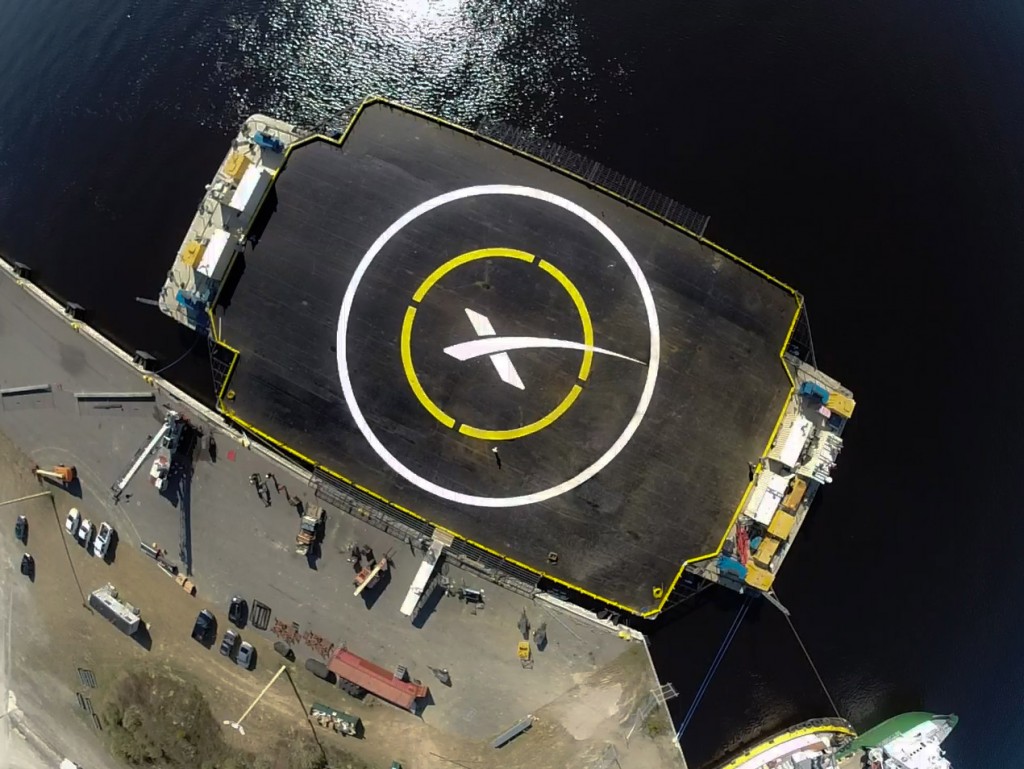 SpaceX floating barge