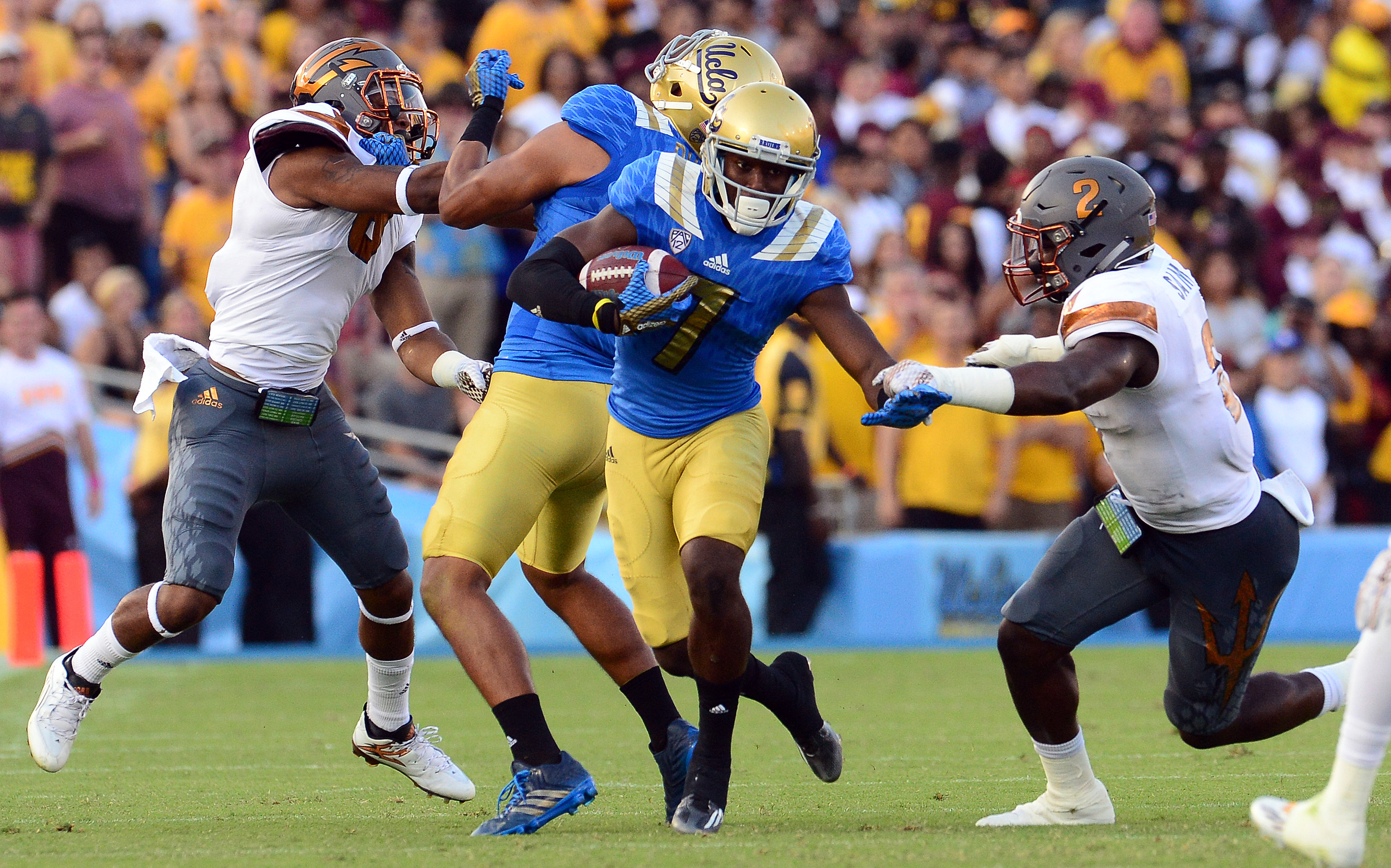UCLA wide receiver Devin Fuller (7) catches a pass for yardage against Arizona State in the first half of a NCAA college football game at the Rose Bowl in Pasadena, Calif., Saturday, Oct. 3, 2015. (Photo by Keith Birmingham/ Pasadena Star-News)