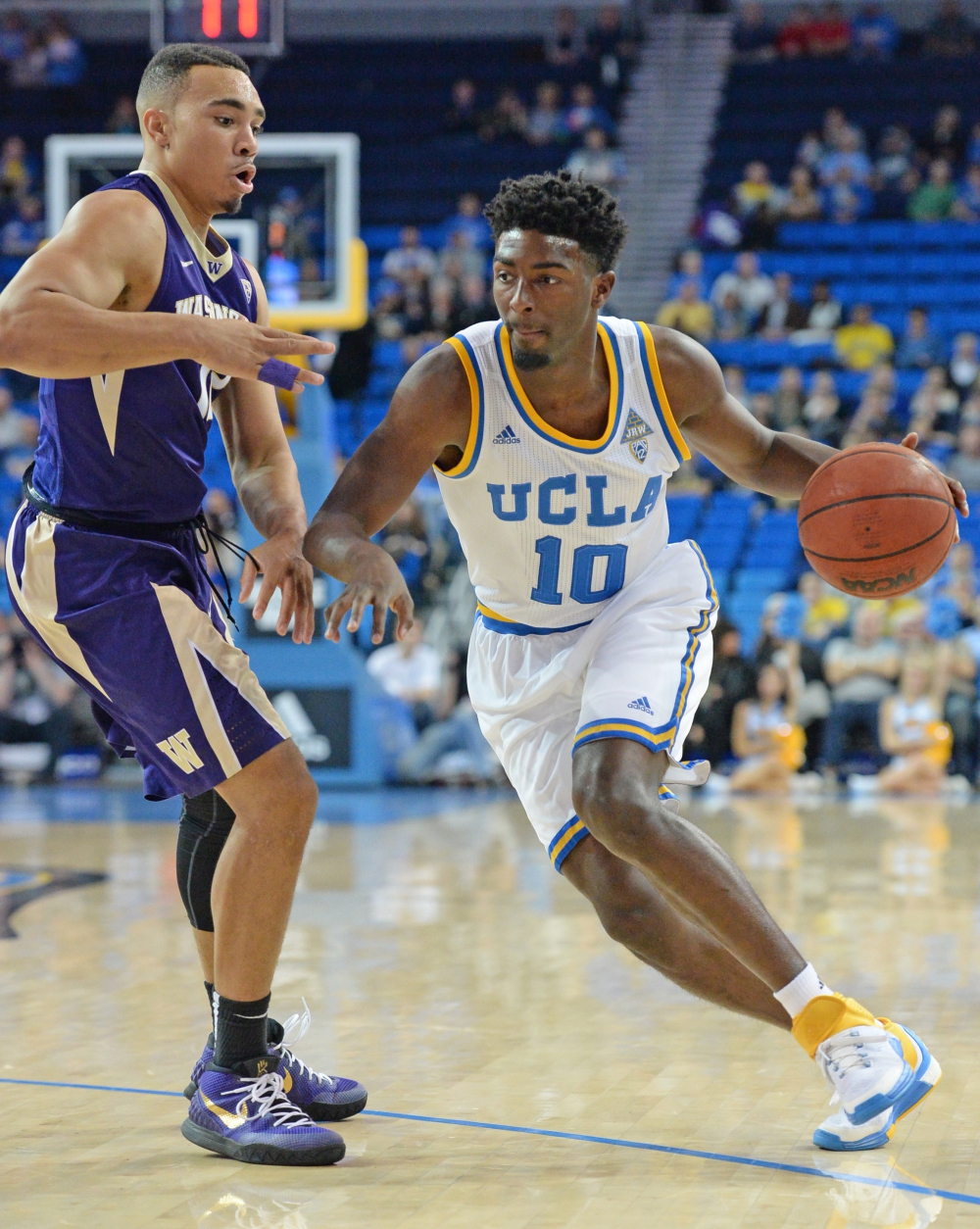 UCLA junior Isaac Hamilton earned an All-Pac-12 second-team nod on Monday. No Bruin made the first team for the first time since 2011-12. (Steve McCrank/Staff)